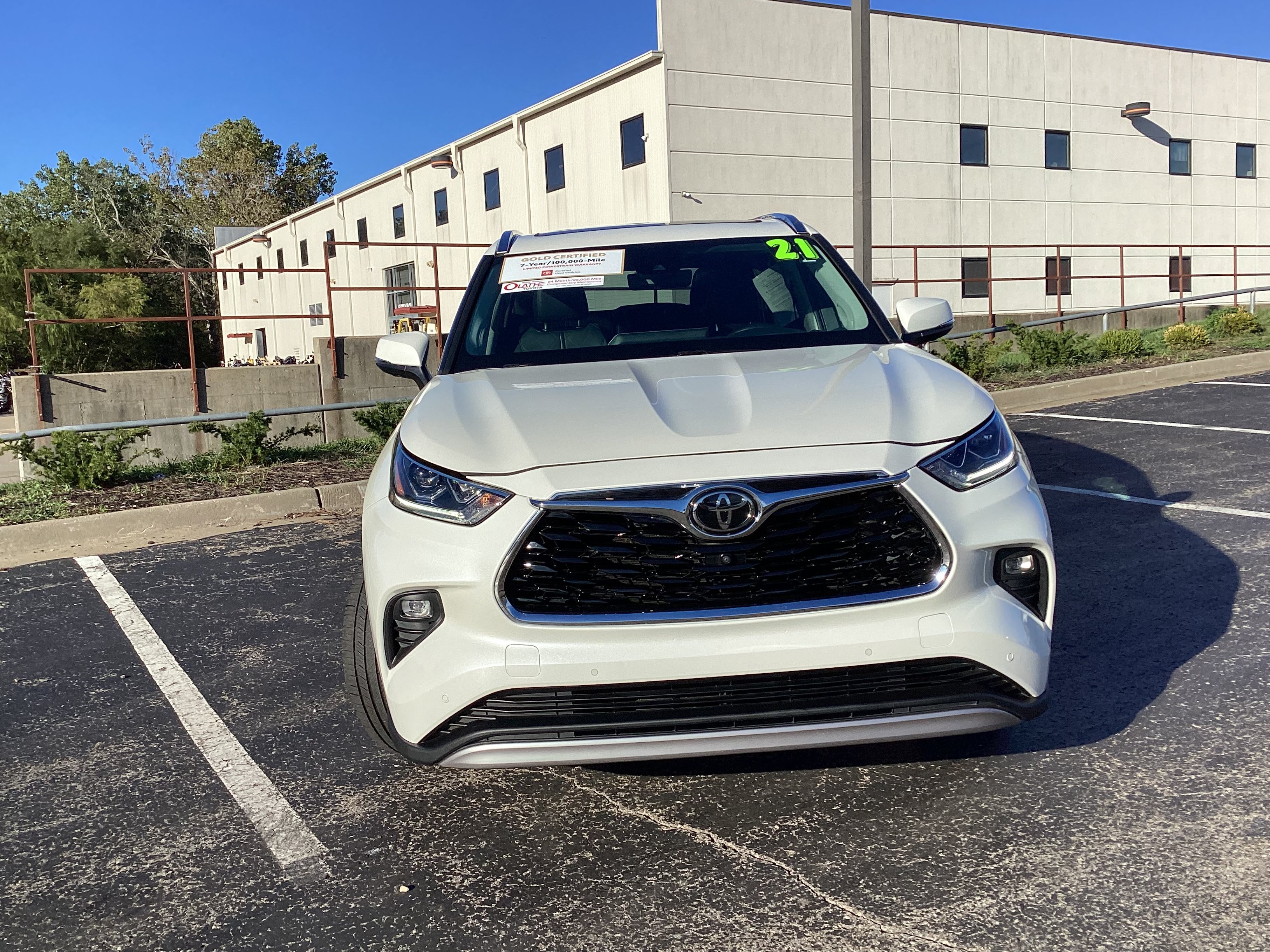 Certified 2021 Toyota Highlander Platinum AWD/4WD image 19