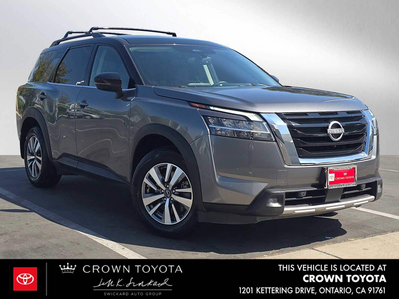 Used 2022 Nissan Pathfinder SL w/ Cargo Package image 1