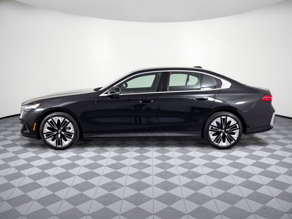 Used 2027 BMW 540i xDrive AWD/4WD image 2