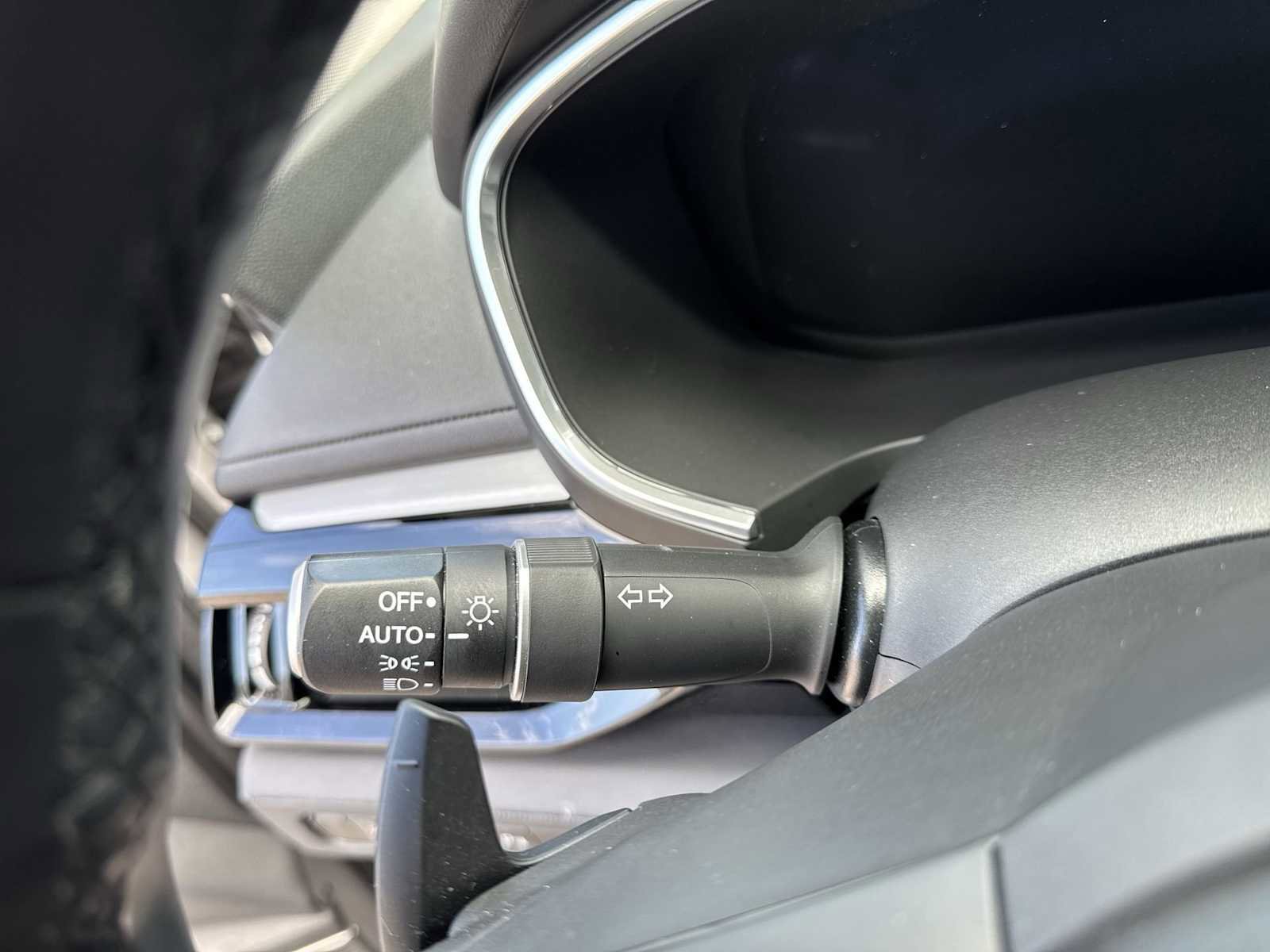 Used 2023 Acura MDX SH-AWD w/ Technology Package image 25