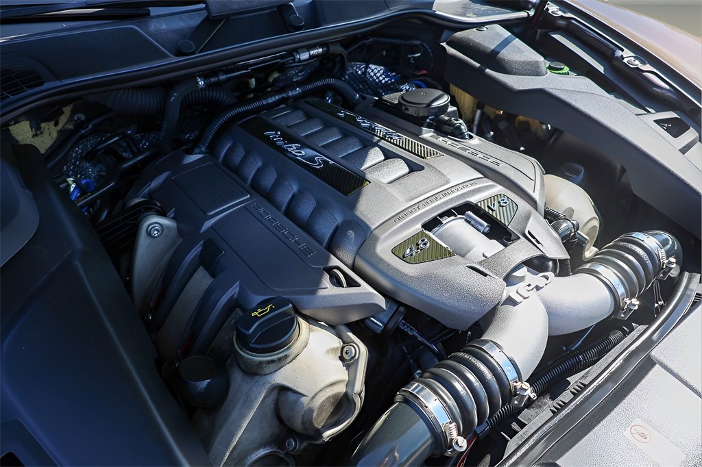 Used 2014 Porsche Cayenne Turbo S image 35