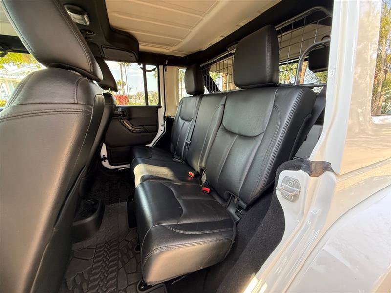 Used 2017 Jeep Wrangler Unlimited Sahara AWD/4WD image 12
