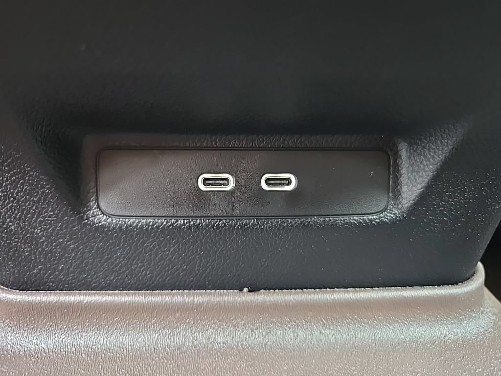 Used 2025 Mercedes-Benz E 350 4MATIC Sedan image 48