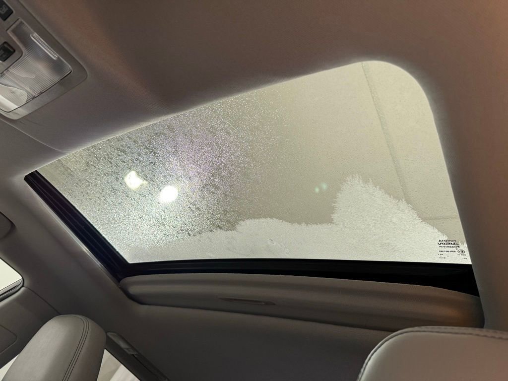 Used 2019 Toyota Highlander XLE image 18