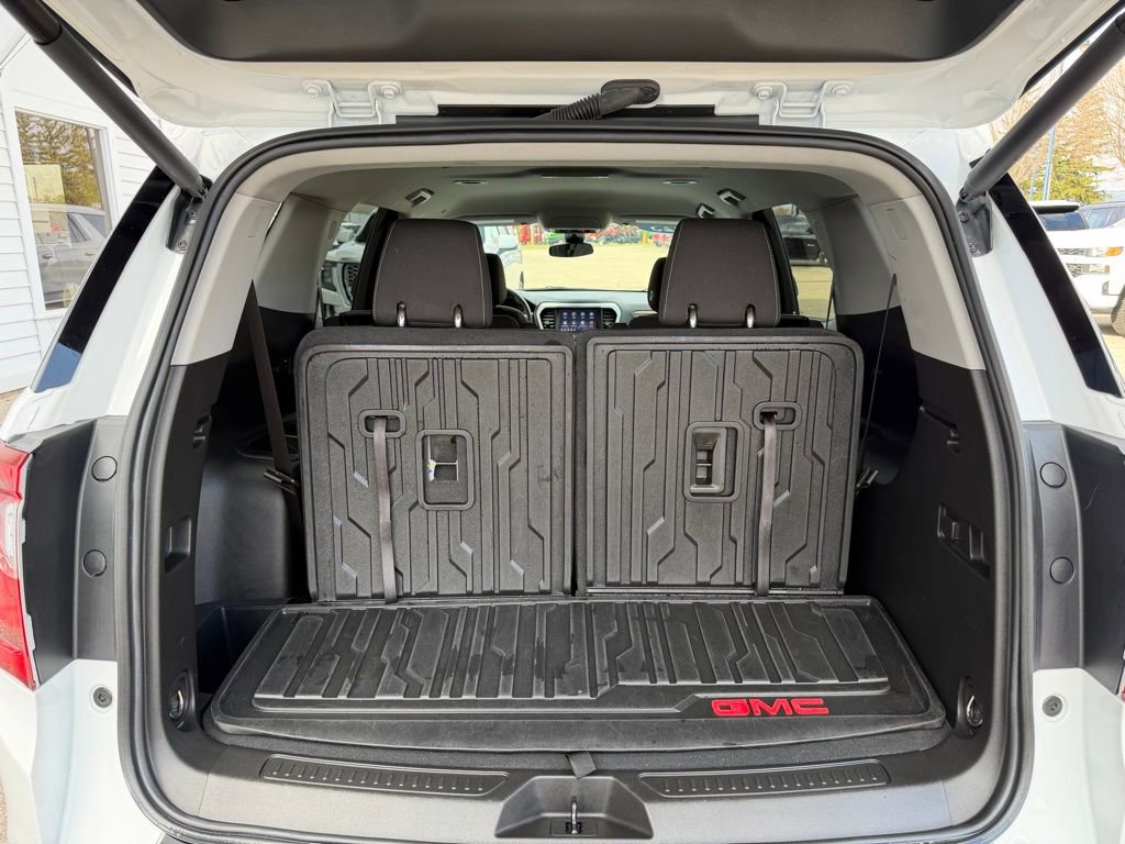 Certified 2023 GMC Acadia SLE w/ Driver Convenience Package FWD image 9