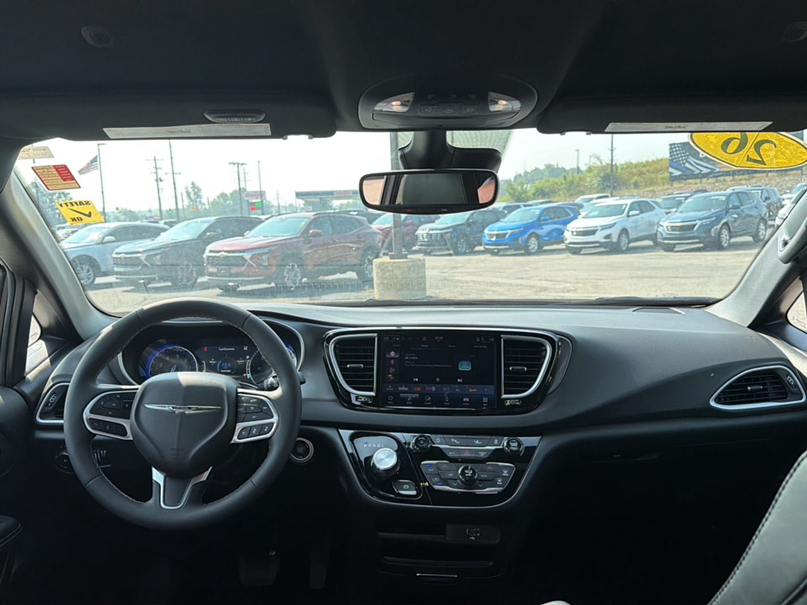Used 2026 Chrysler Pacifica Select FWD image 19