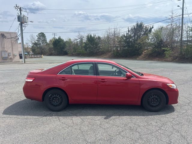 Used 2011 Toyota Camry LE image 6