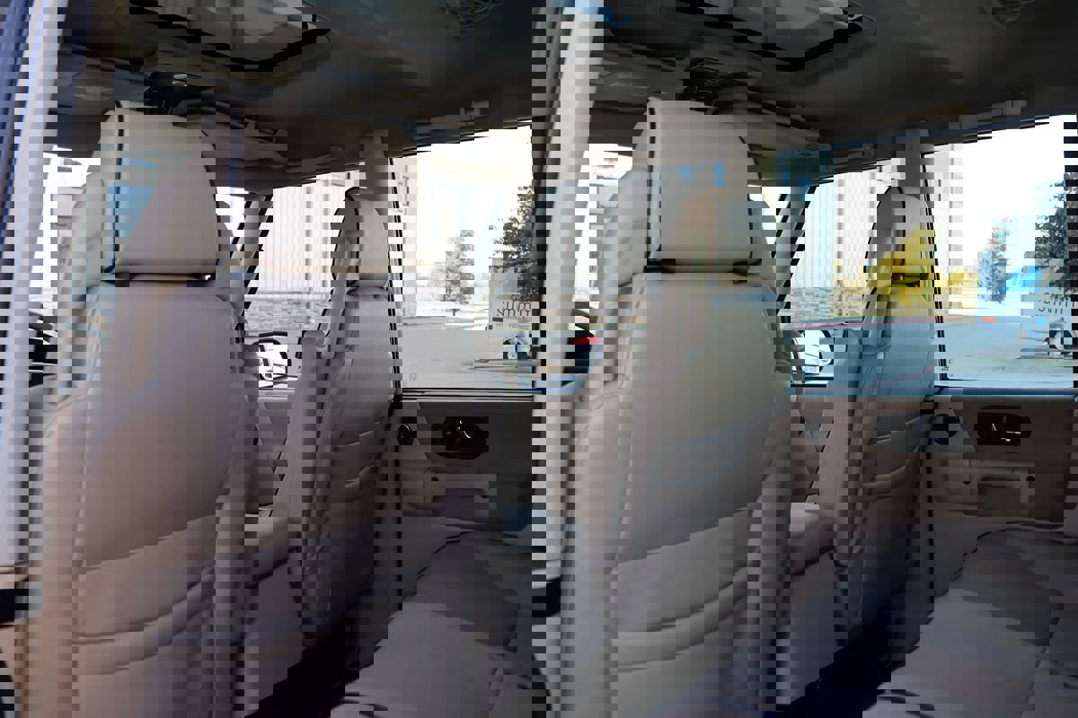 Used 2004 Land Rover Discovery SE image 40