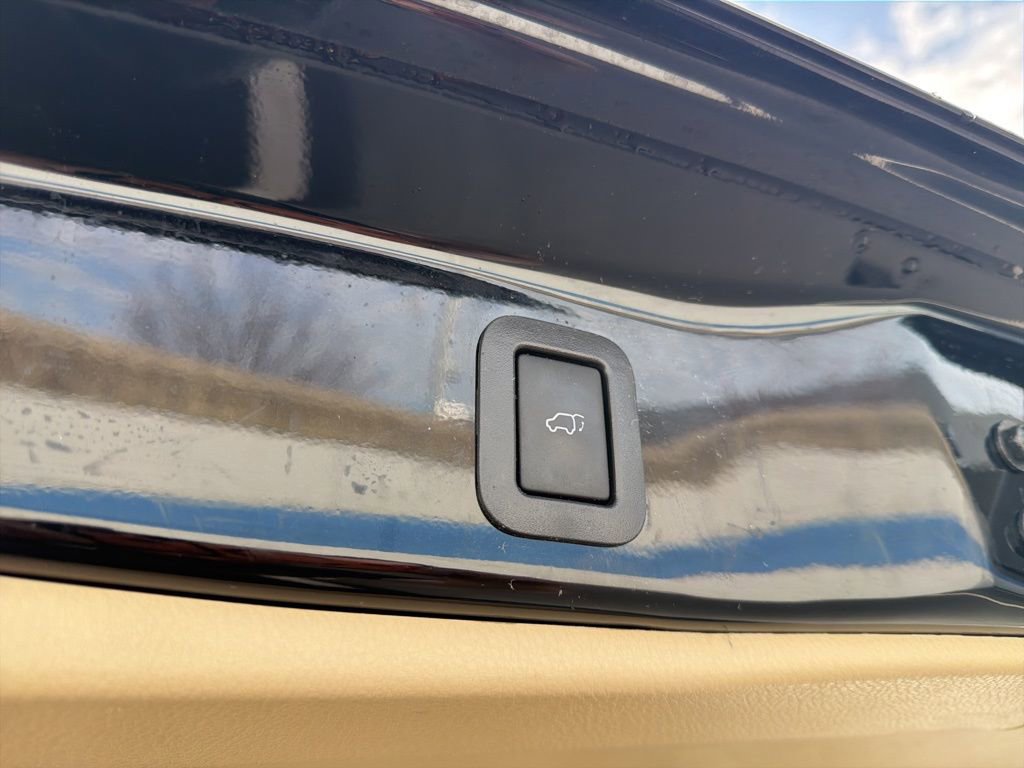 Used 2017 Toyota Highlander XLE image 23