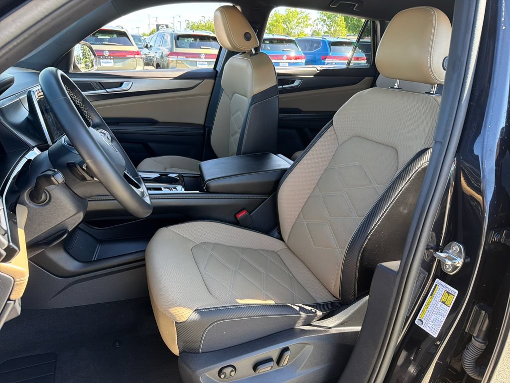 Certified 2024 Volkswagen Atlas Cross Sport SE FWD image 7