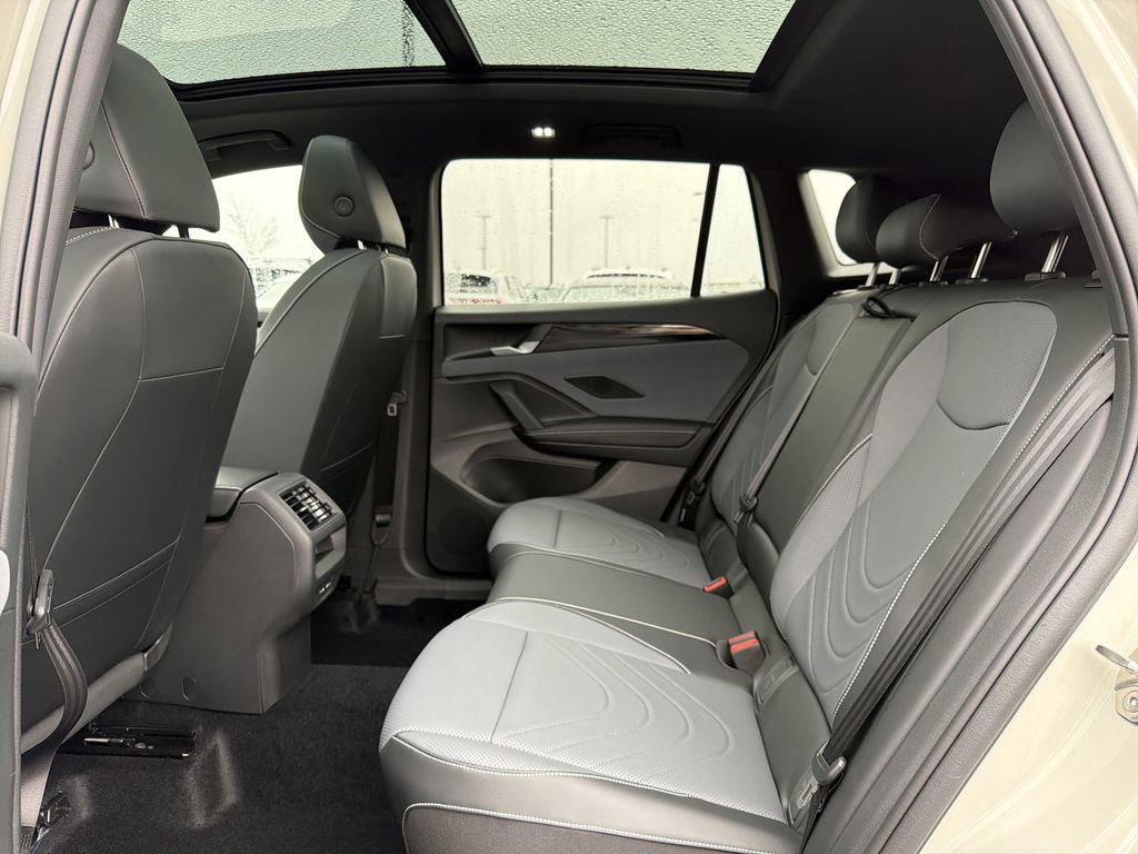 New 2026 Volkswagen Tiguan SE R-Line image 14