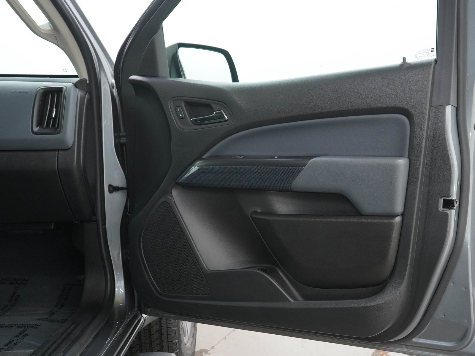 Used 2022 Chevrolet Colorado Z71 AWD/4WD image 9