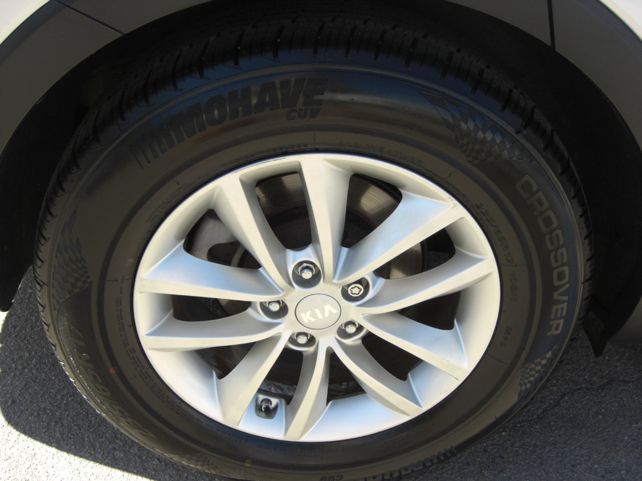 Used 2017 Kia Sorento LX w/ LX Convenience Package image 14