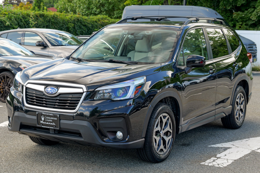 Used 2021 Subaru Forester Premium AWD/4WD image 3