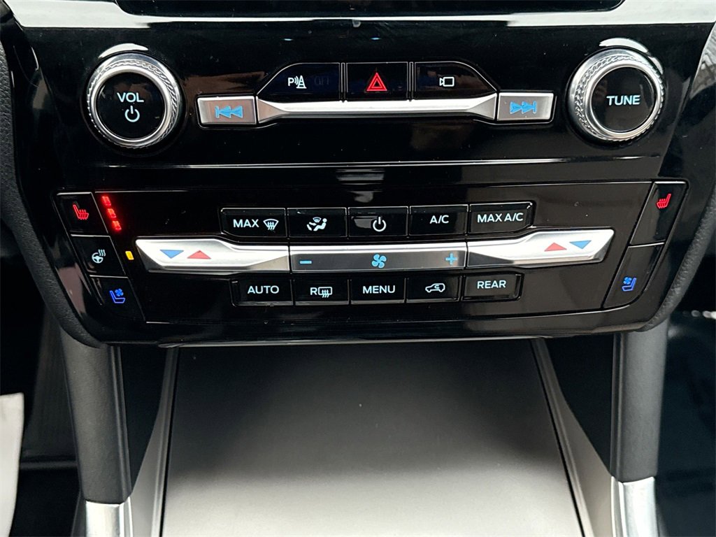 Used 2023 Ford Explorer Limited w/ Equipment Group 301A image 16