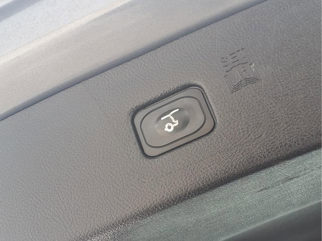 Used 2024 Ford Edge Titanium image 32