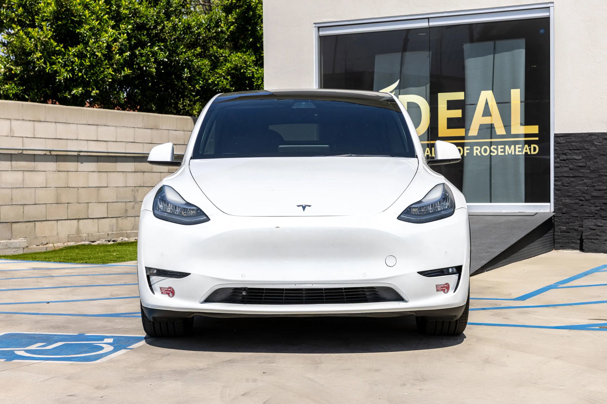 Used 2021 Tesla Model Y Long Range AWD/4WD image 3