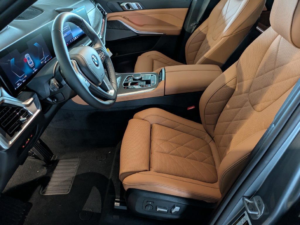 New 2026 BMW X5 xDrive40i w/ Premium Package AWD/4WD image 9