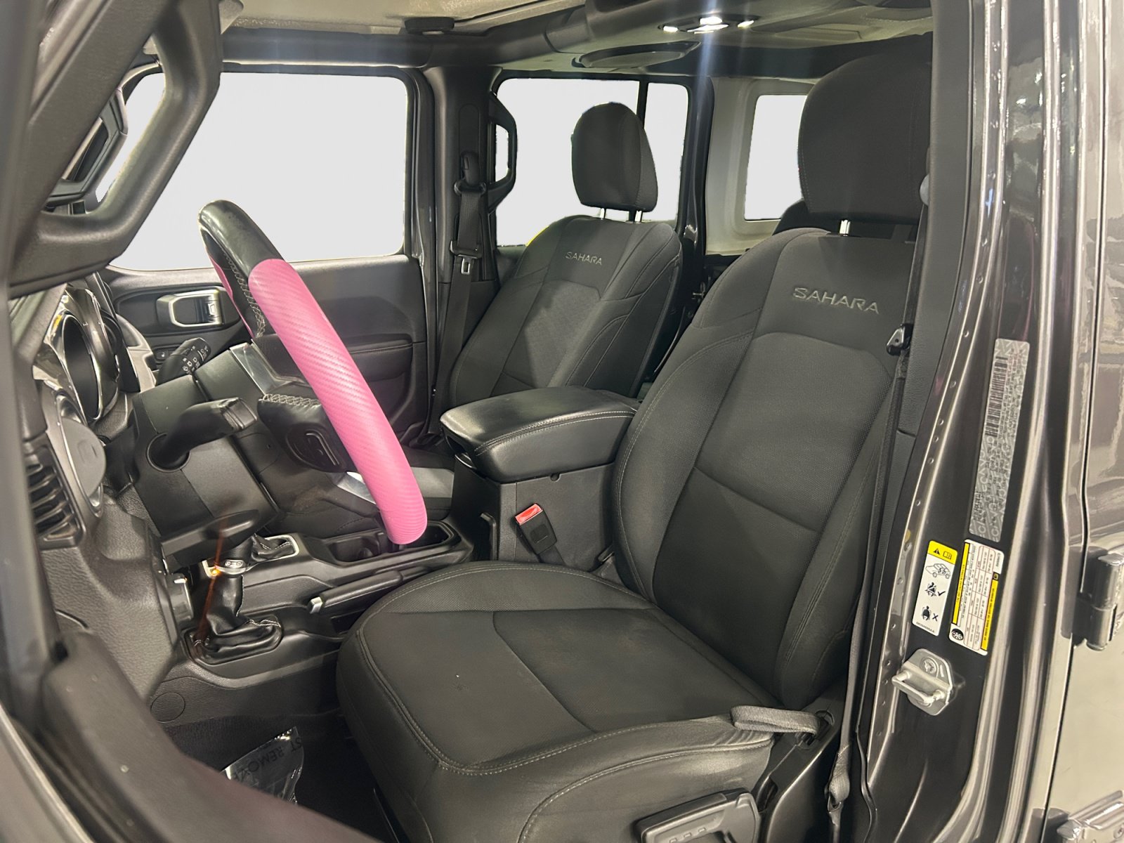 Used 2019 Jeep Wrangler Unlimited Sahara w/ Safety Group AWD/4WD image 12