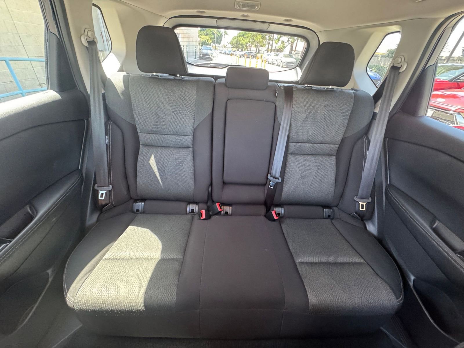 Used 2025 Nissan Rogue SV FWD image 40