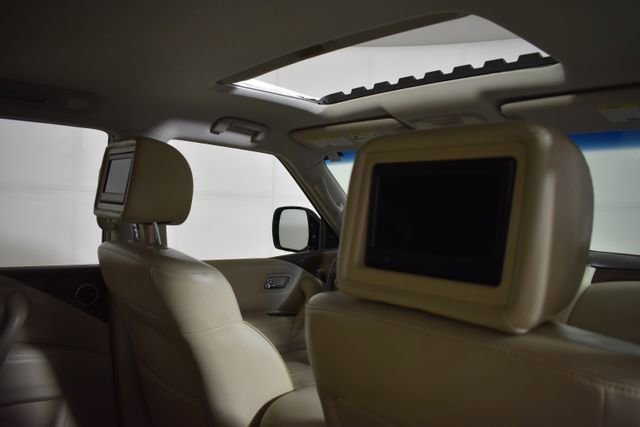 Used 2017 INFINITI QX80 2WD w/ Driver Assistance Package image 40