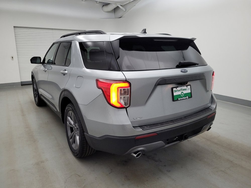 Used 2022 Ford Explorer XLT w/ Equipment Group 202A RWD image 5