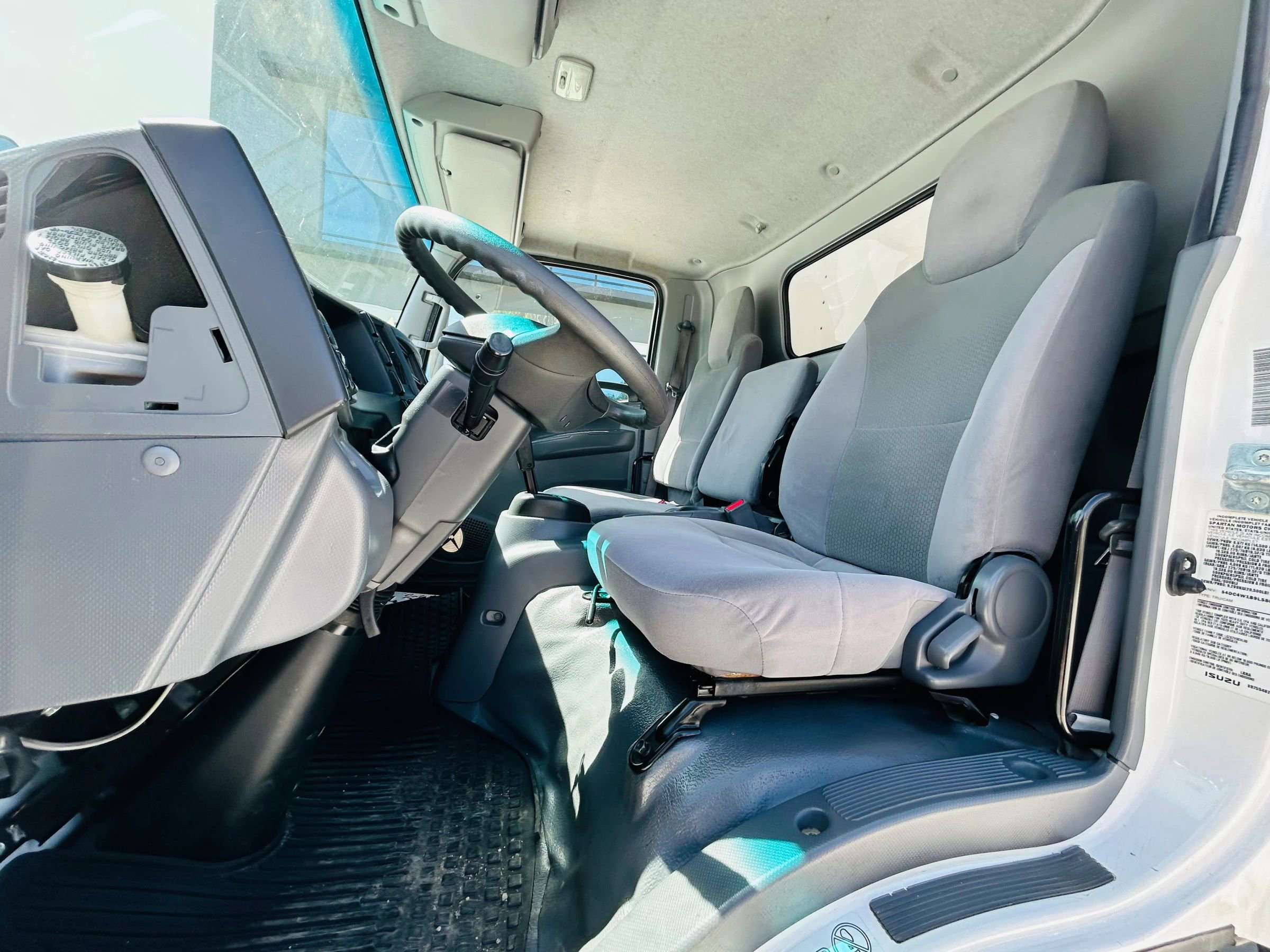 Used 2020 Isuzu NPR RWD image 4