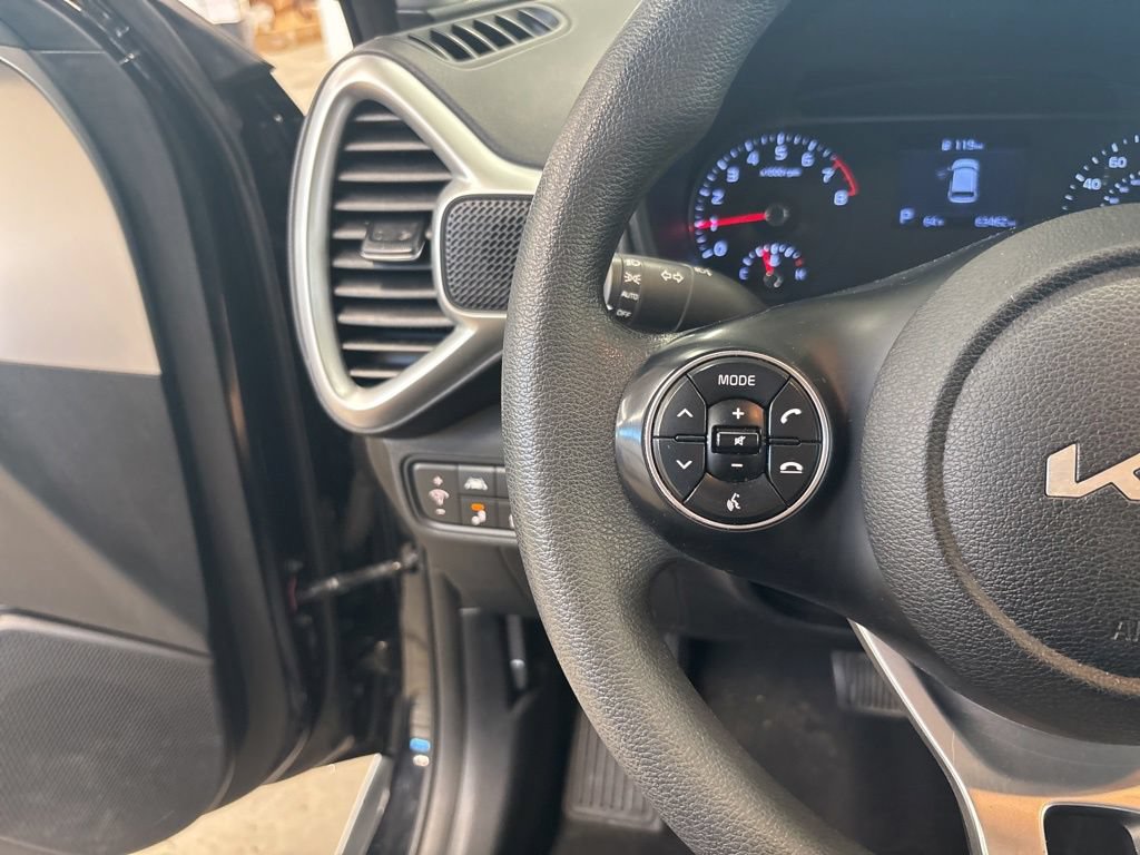Certified 2022 Kia Soul LX w/ Technology Package FWD image 13