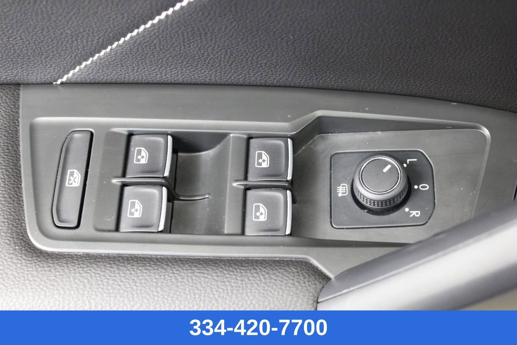 Certified 2023 Volkswagen Tiguan SE w/ Panoramic Sunroof Package image 17