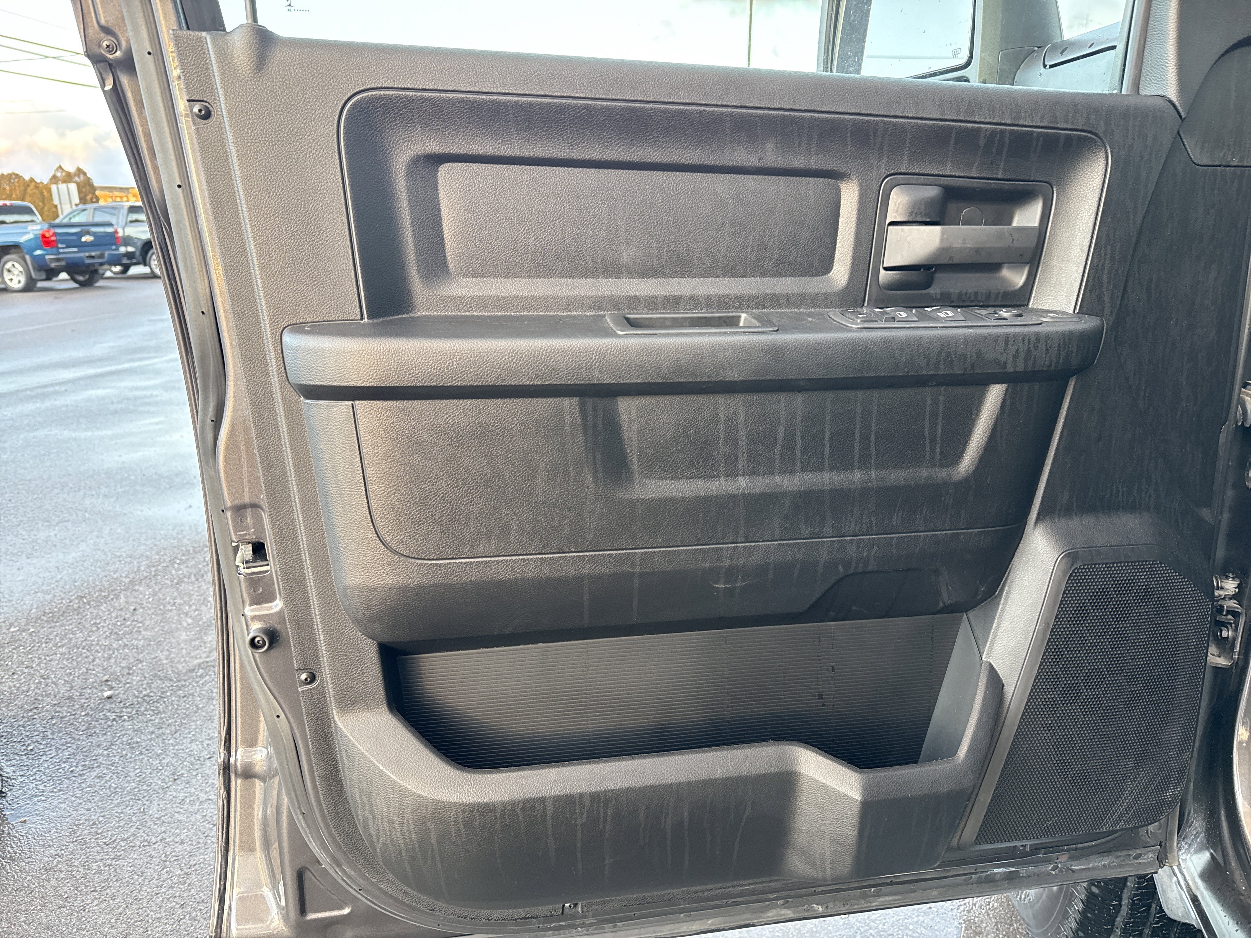 Used 2024 RAM 3500 Tradesman w/ Safety Group image 7