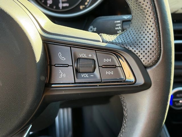 Used 2023 Alfa Romeo Giulia Ti image 20
