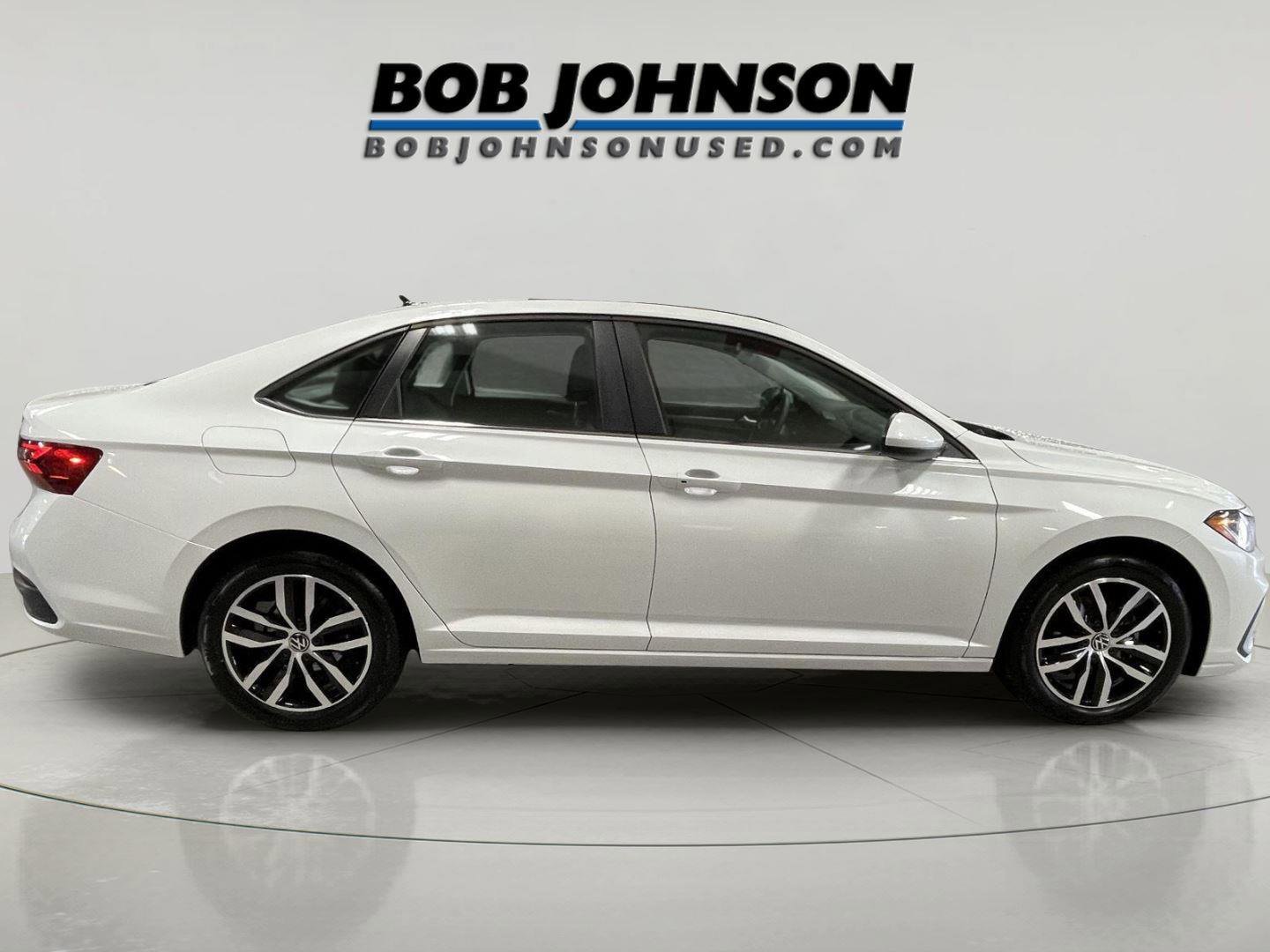 Used 2025 Volkswagen Jetta SE w/ Sunroof Package image 8