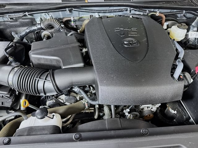 Used 2023 Toyota Tacoma SR5 AWD/4WD image 31