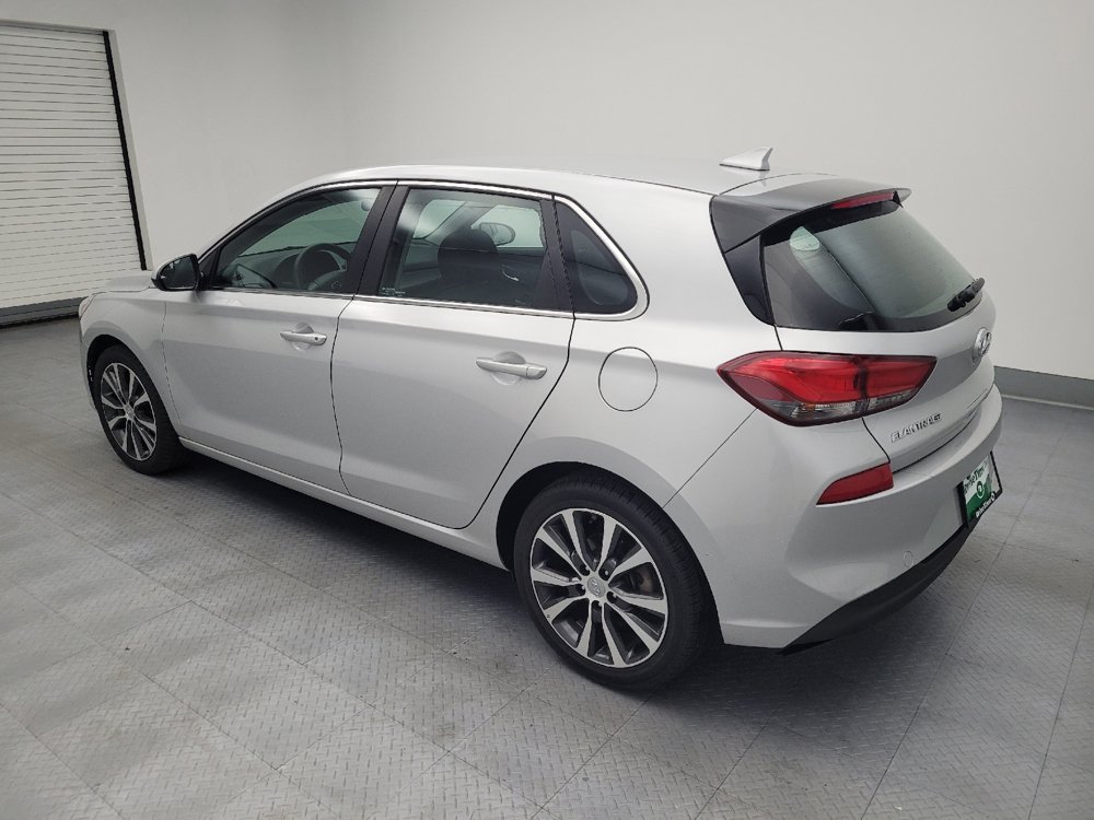 Used 2018 Hyundai Elantra GT FWD image 3