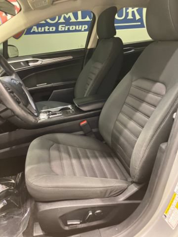 Used 2018 Ford Fusion SE w/ Fusion SE Technology Package FWD image 32