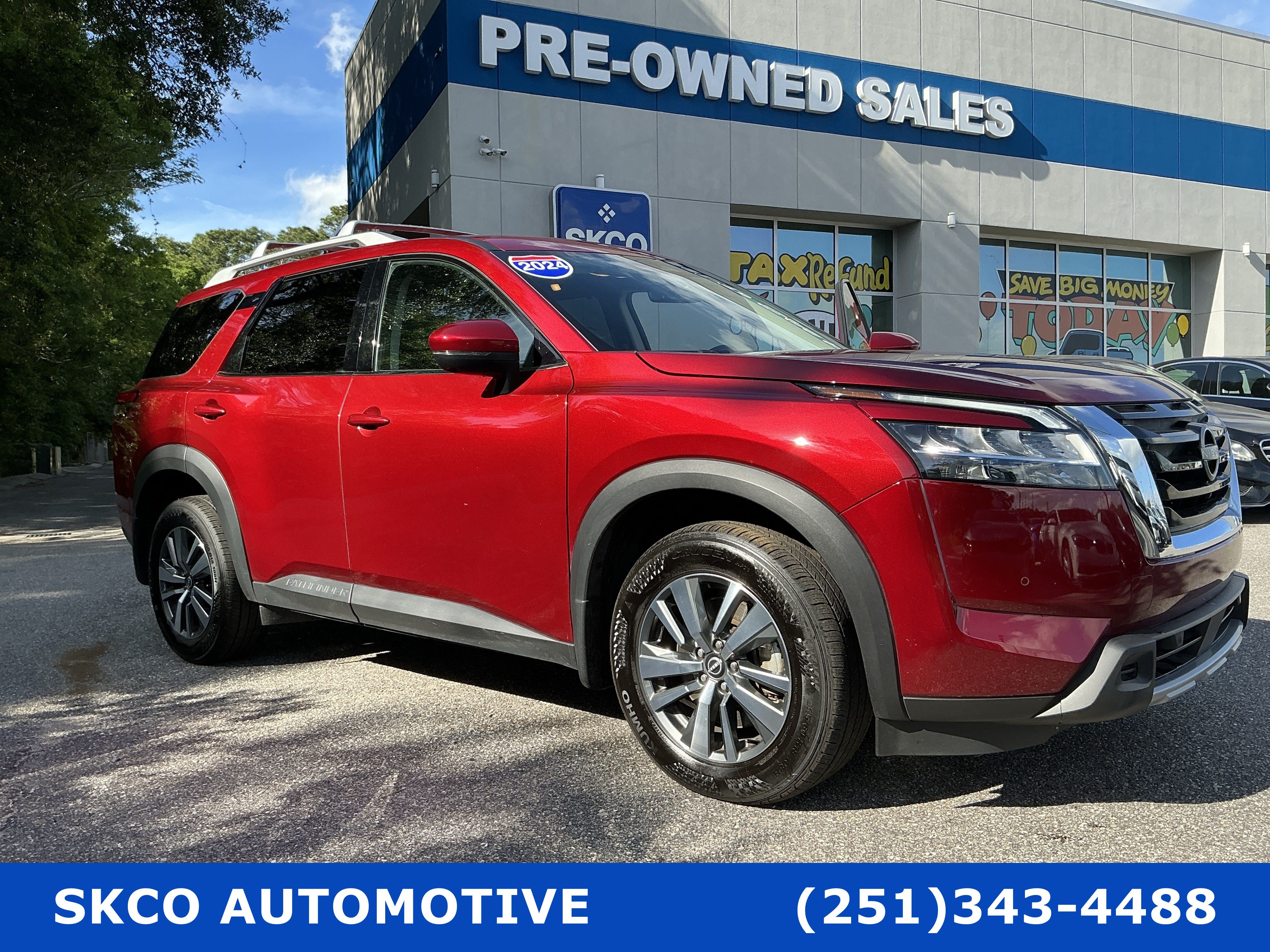Used 2024 Nissan Pathfinder SL FWD image 7