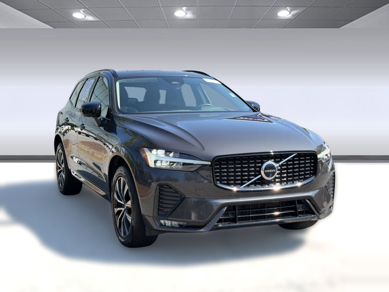 Certified 2024 Volvo XC60 B5 Plus w/ Protection Package Premier AWD/4WD image 7