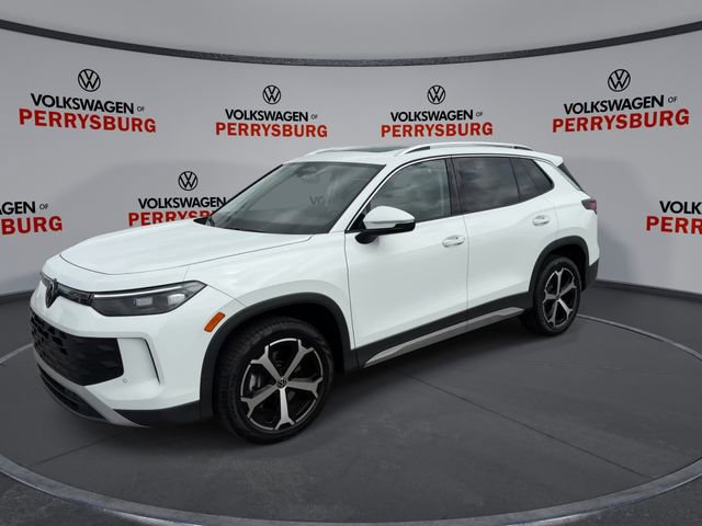 Certified 2025 Volkswagen Tiguan SE image 4