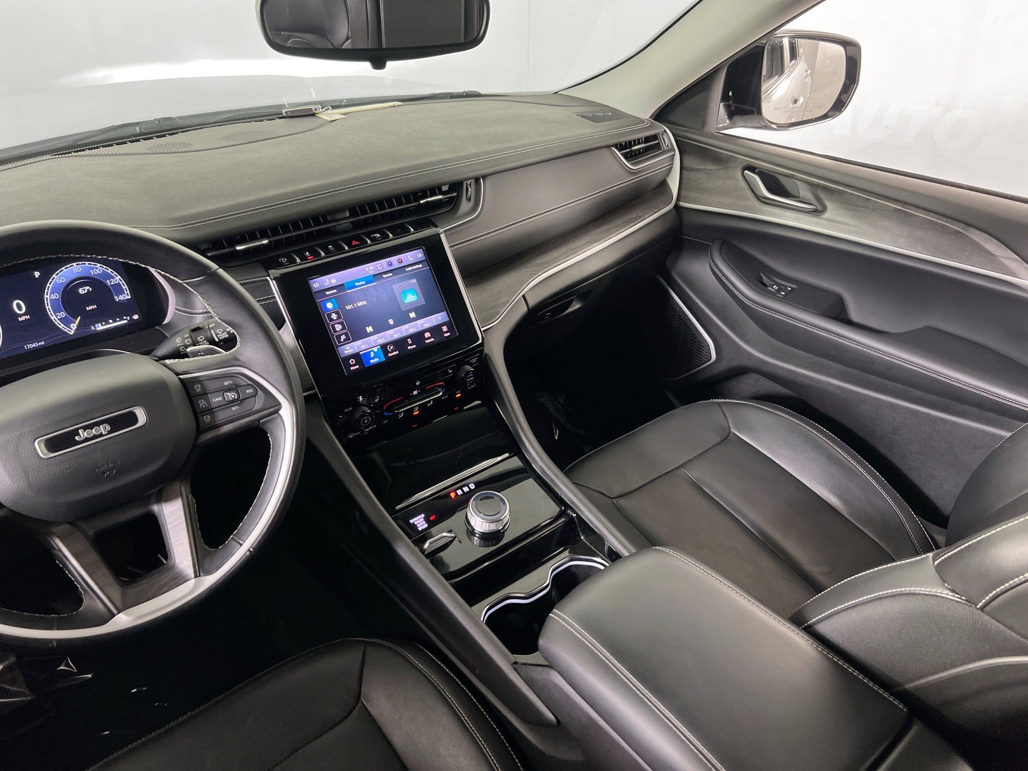 Used 2022 Jeep Grand Cherokee Limited image 20