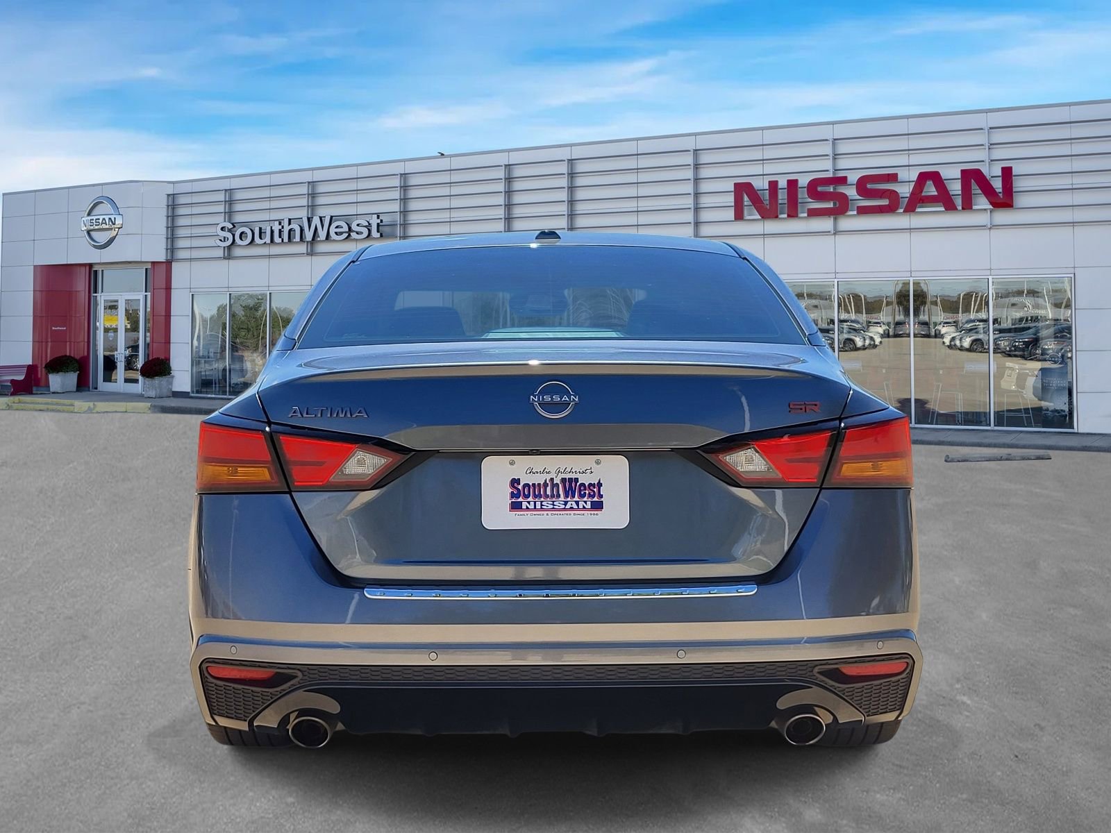 Used 2023 Nissan Altima 2.5 SR w/ SR Premium Package FWD image 6