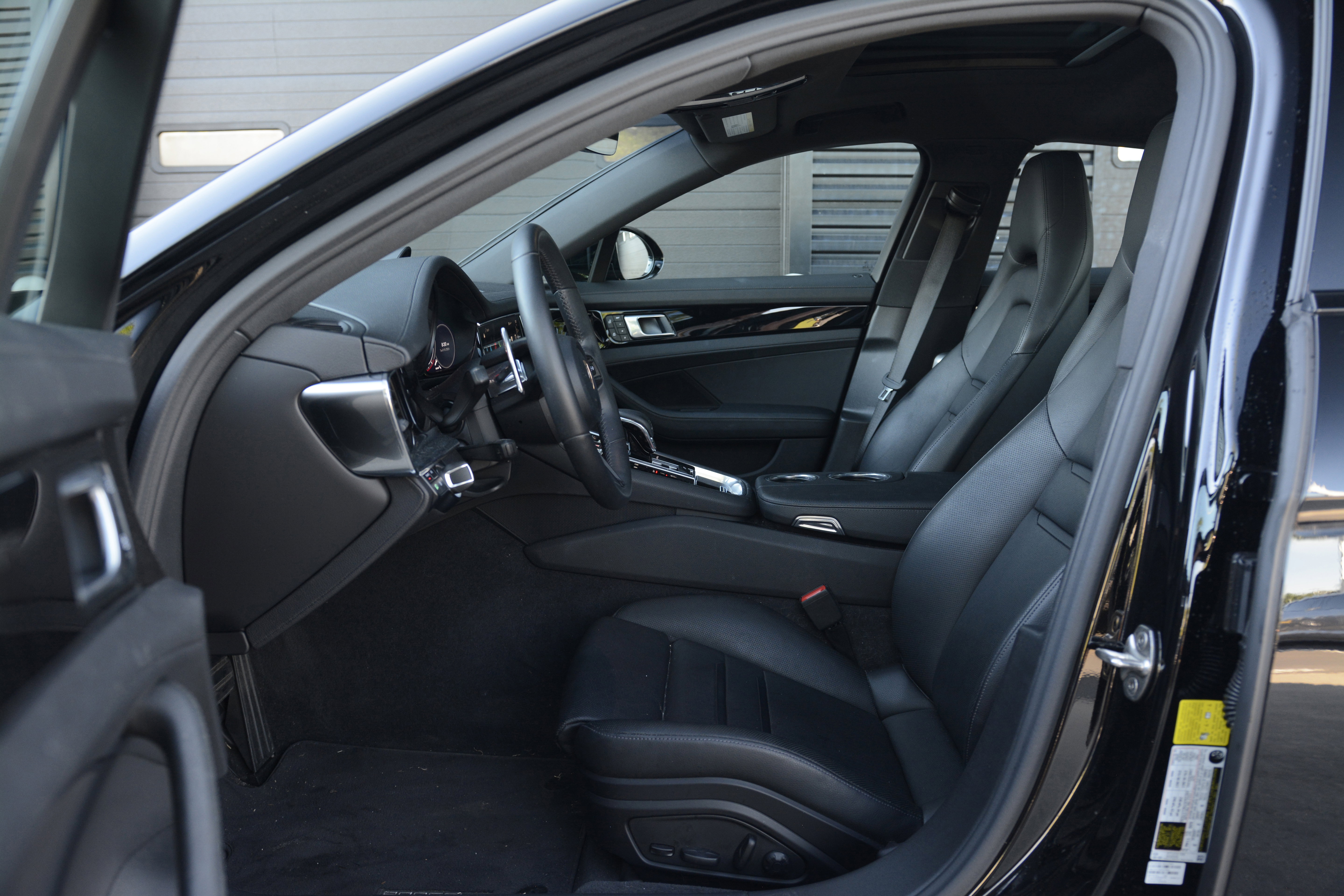 Certified 2023 Porsche Panamera image 15