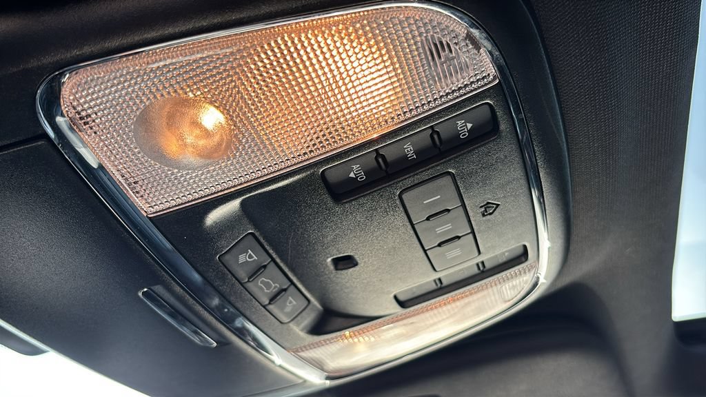 Used 2020 Jeep Grand Cherokee Overland AWD/4WD image 24