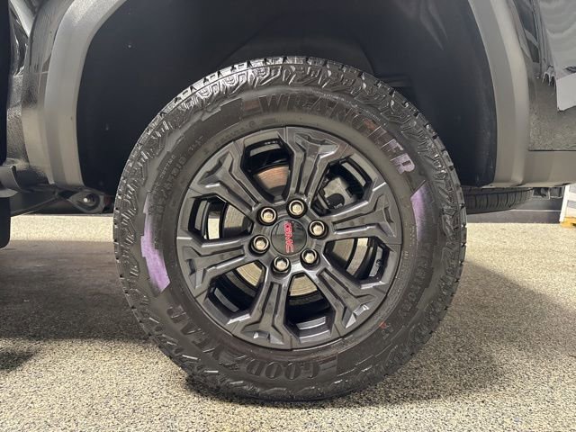 Used 2025 GMC Canyon Elevation w/ Convenience Package image 16