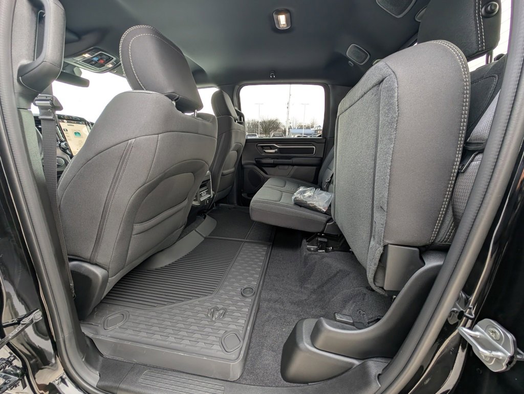 New 2026 RAM 1500 4x4 Crew Cab image 17