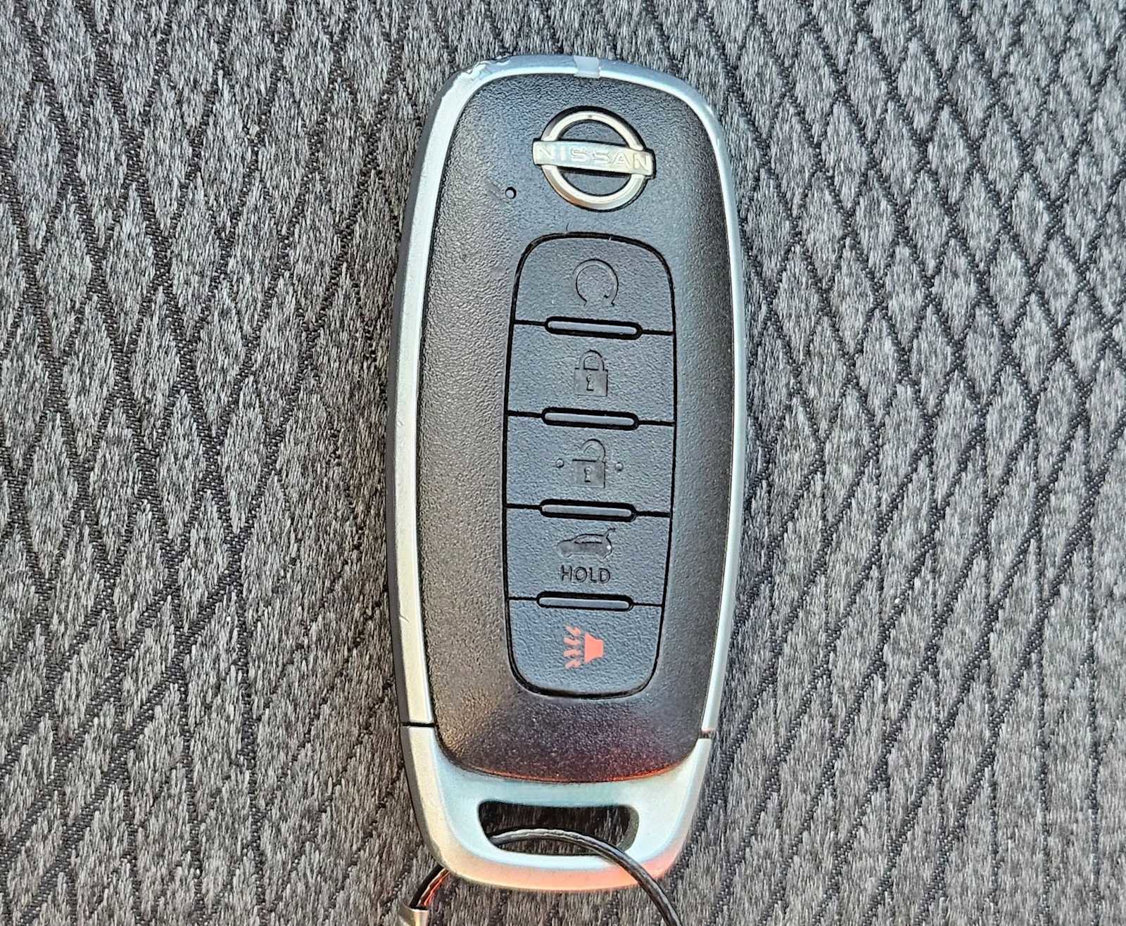 Used 2024 Nissan Rogue SV image 25