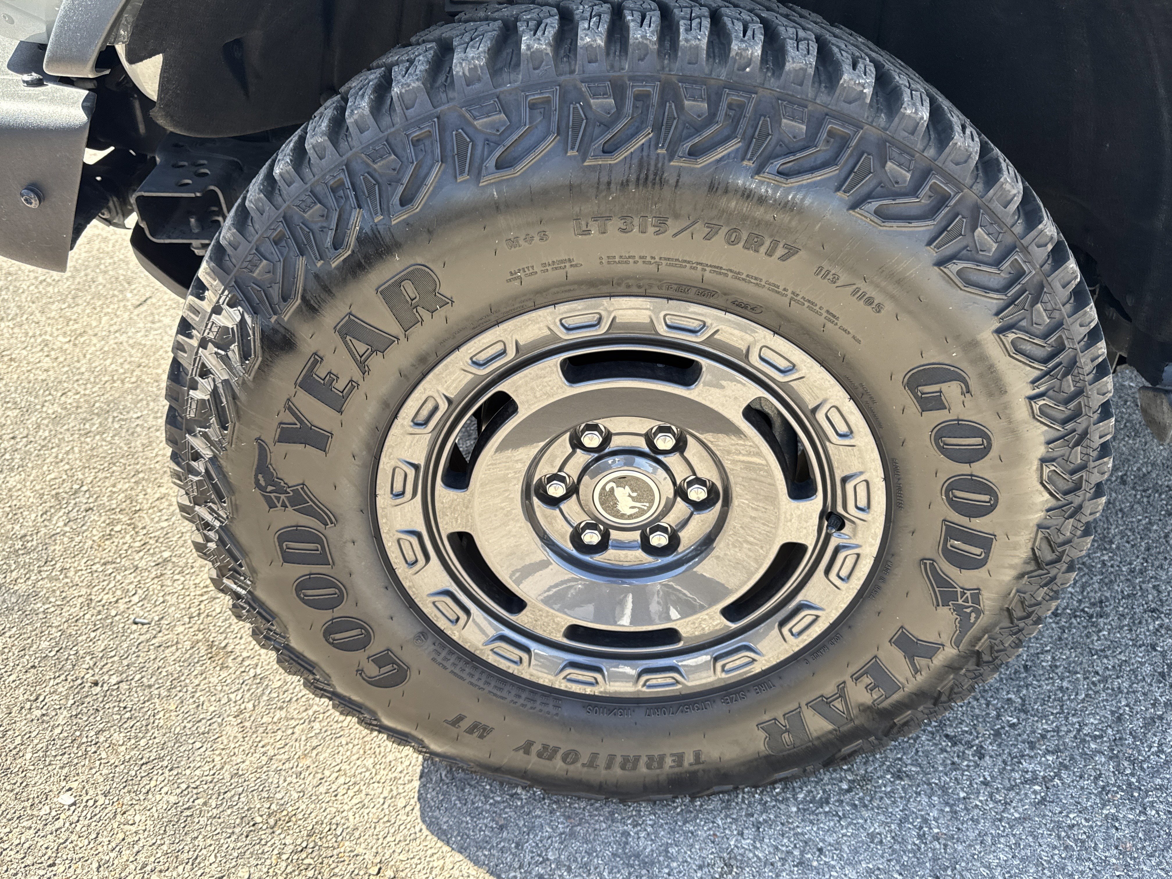 Used 2024 Ford Bronco Badlands image 9