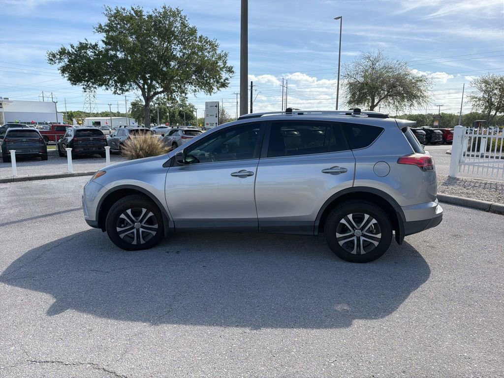 Used 2016 Toyota RAV4 LE AWD/4WD image 8