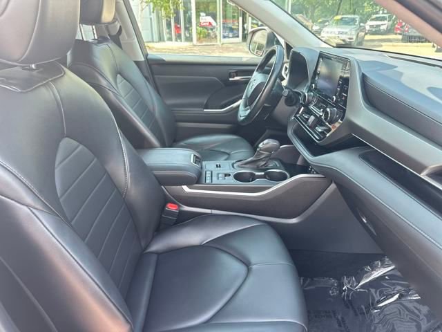 Used 2022 Toyota Highlander XLE image 27