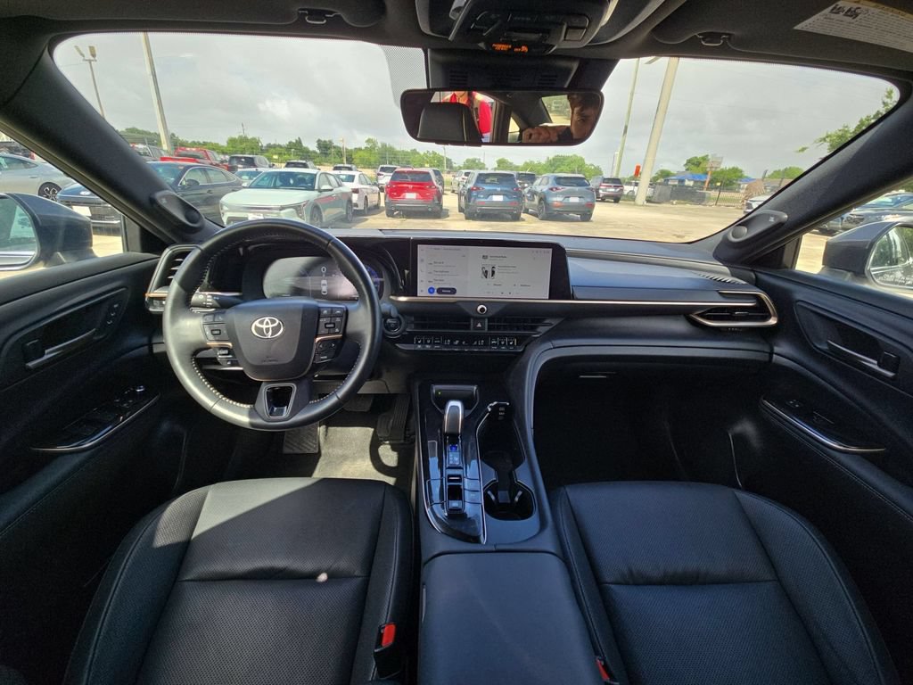 Used 2024 Toyota Crown AWD/4WD image 26