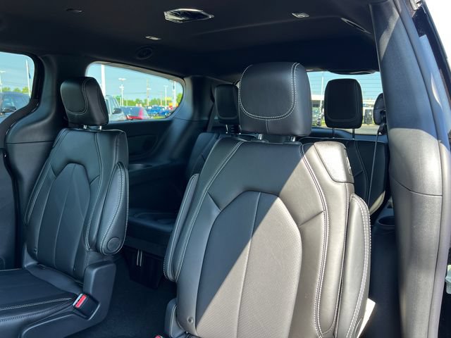 New 2027 Chrysler Pacifica Select w/ Family Tech Group FWD image 26